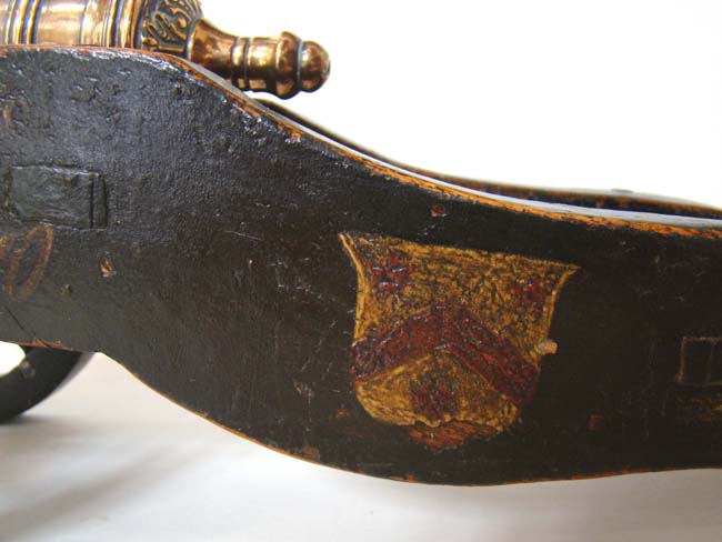 A wonderful 17th century Dutch bronze barreled salute cannon with original painted carriage — image 7